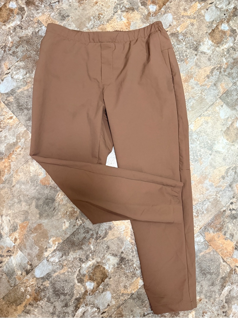 Lululemon new venture trouser in pique fabric.